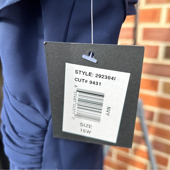 Marina Navy Blue Plus Gown 16W - Picture 7 of 8